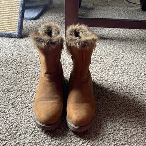 Cute fur-lined boots